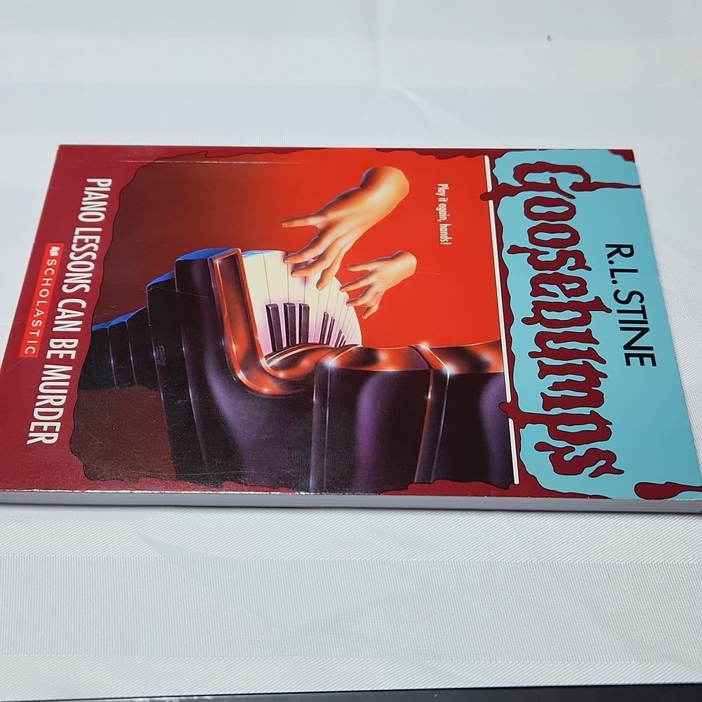 Scholastic Goosebumps Book -- Piano Lessons Can Be Murder - Picture 5 of 7